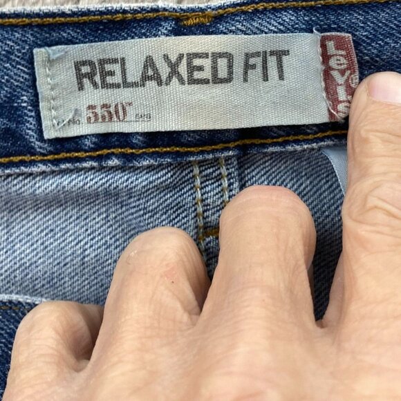Vintage Levi's Men's 550 Jeans Size 44x30 Relaxed Fit Straight Denim Casual Blue - Picture 11 of 15